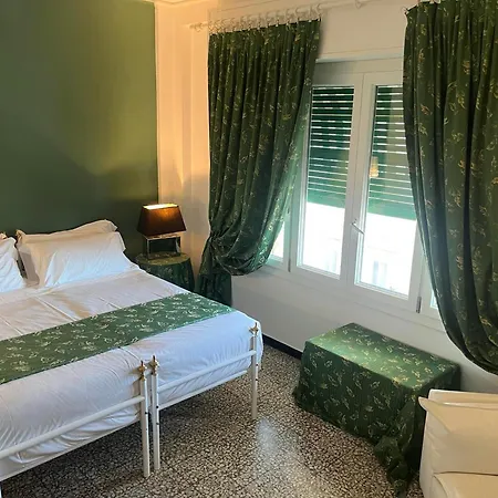 伊夫林波特索雷酒店 酒店