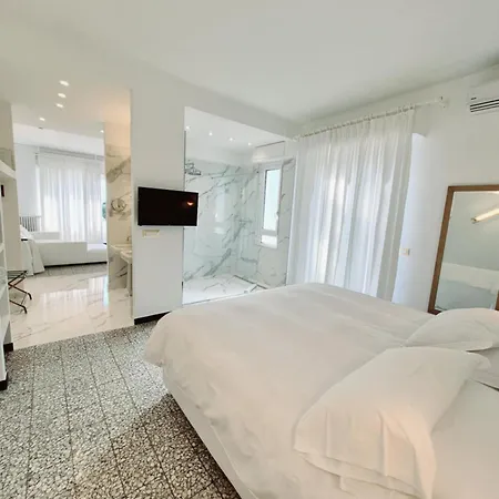 Eveline Portosole 4* סנרמו