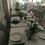 Готель Eveline Portosole